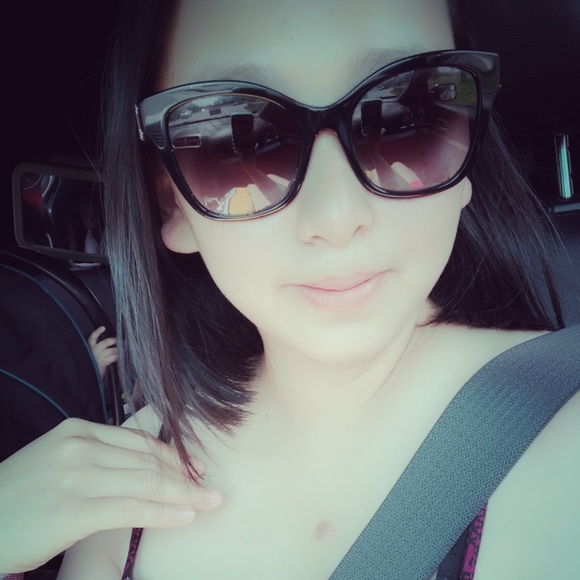 Meet your Posher, Jannine - Picture 2 of 2